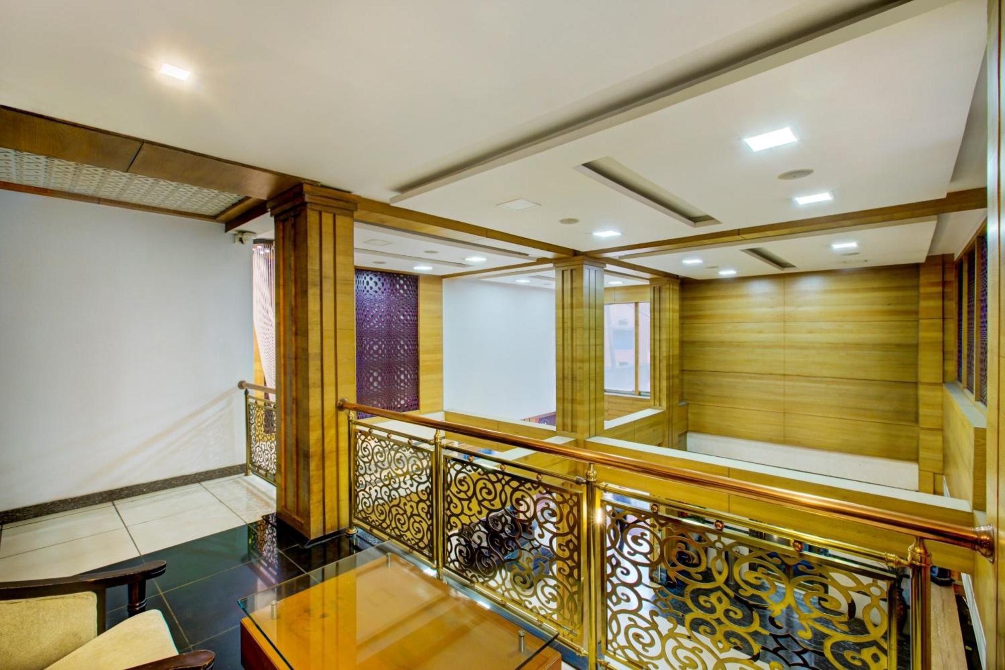Super Townhouse Oak Jvh Hotel Бенґалуру Екстер'єр фото